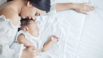 What to Expect in the First Year of Motherhood - The Nappy Shop